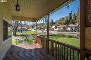 597 SE Ramp St, Roseburg, OR 97470 - Photo 22