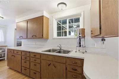 2050 Garfield St, Eugene, OR 97405 - Photo 18