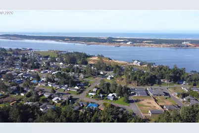 1080 Park Pl, Coos Bay, OR 97420 - Photo 26