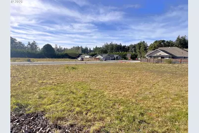 1080 Park Pl, Coos Bay, OR 97420 - Photo 10