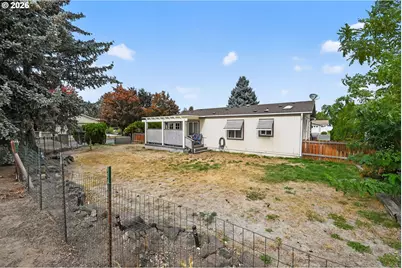 1620 NE 6th St, Redmond, OR 97756 - Photo 8