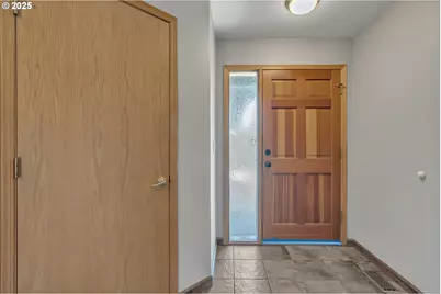 122 Lilly Ct, Sutherlin, OR 97479 - Photo 4