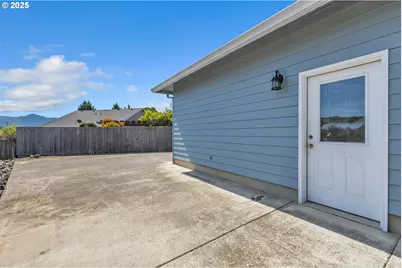 122 Lilly Ct, Sutherlin, OR 97479 - Photo 36