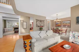 2530 Beacon Hill Dr, West Linn, OR 97068 - Photo 8