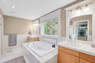 2530 Beacon Hill Dr, West Linn, OR 97068 - Photo 32