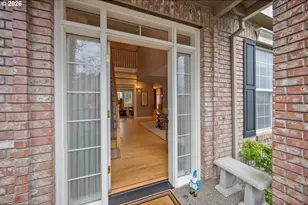 2530 Beacon Hill Dr, West Linn, OR 97068 - Photo 2