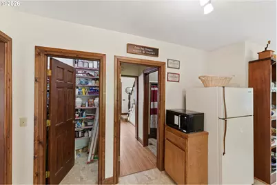 1072 Elrod Ave, Coos Bay, OR 97420 - Photo 8