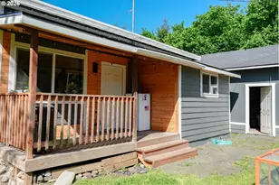 387 4th St, Dillard, OR 97432 - Photo 4