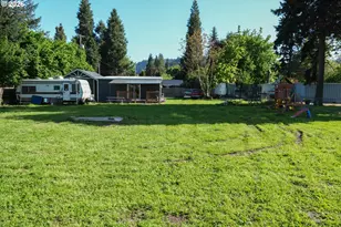387 4th St, Dillard, OR 97432 - Photo 18