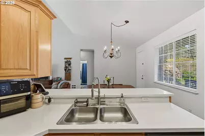 1120 Lakeshore Dr, Coos Bay, OR 97420 - Photo 14