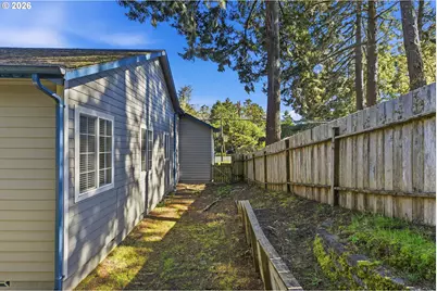 1120 Lakeshore Dr, Coos Bay, OR 97420 - Photo 38