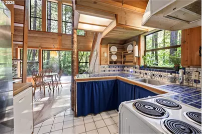 55406 Delta Rd, Blue River, OR 97413 - Photo 14