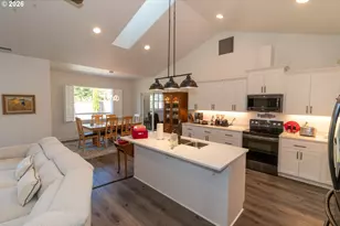 4260 Caddington Ln, Florence, OR 97439 - Photo 14