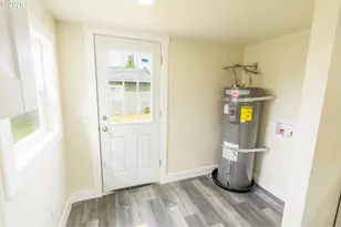 1925 NE Liberty St, Salem, OR 97301 - Photo 14