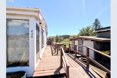 825 Palmer Junction Rd, Elgin, OR 97827 - Photo 2