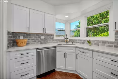 8460 SW Fairway Dr, Portland, OR 97225 - Photo 14