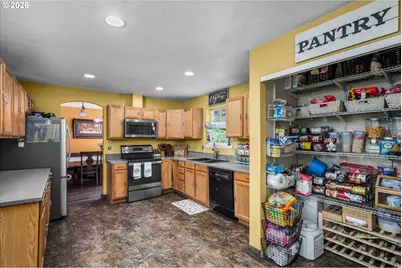 91051 Leashore Dr, Vida, OR 97488 - Photo 6