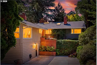 2210 SW Broadway Dr, Portland, OR 97201 - Photo 2