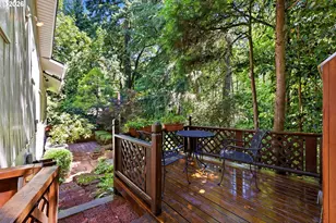 2210 SW Broadway Dr, Portland, OR 97201 - Photo 42