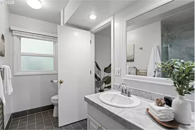 2210 SW Broadway Dr, Portland, OR 97201 - Photo 28