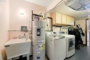 2210 SW Broadway Dr, Portland, OR 97201 - Photo 38