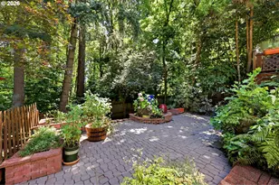 2210 SW Broadway Dr, Portland, OR 97201 - Photo 40