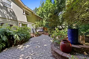 2210 SW Broadway Dr, Portland, OR 97201 - Photo 34