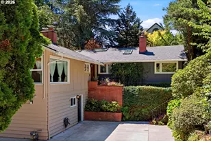 2210 SW Broadway Dr, Portland, OR 97201 - Photo 6