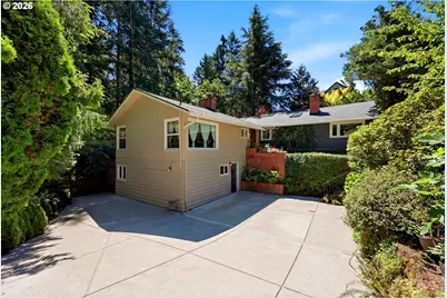 2210 SW Broadway Dr, Portland, OR 97201 - Photo 1