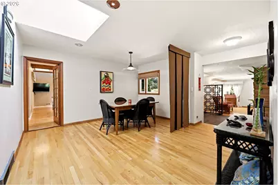 2210 SW Broadway Dr, Portland, OR 97201 - Photo 12