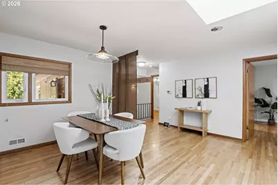 2210 SW Broadway Dr, Portland, OR 97201 - Photo 12