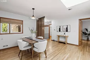 2210 SW Broadway Dr, Portland, OR 97201 - Photo 12