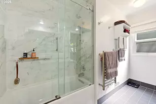2210 SW Broadway Dr, Portland, OR 97201 - Photo 22