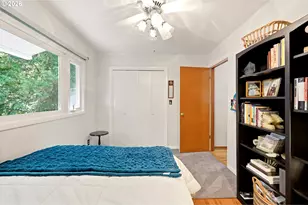 2210 SW Broadway Dr, Portland, OR 97201 - Photo 24