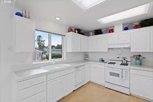 2865 NW Neptune Ave, Lincoln City, OR 97367 - Photo 14