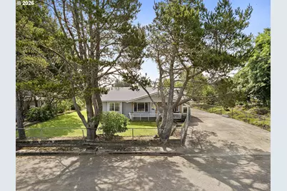 22 NW Cedar Ave, Warrenton, OR 97146 - Photo 1