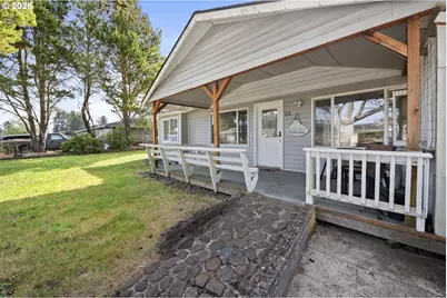 22 NW Cedar Ave, Warrenton, OR 97146 - Photo 2
