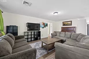 22 NW Cedar Ave, Warrenton, OR 97146 - Photo 4