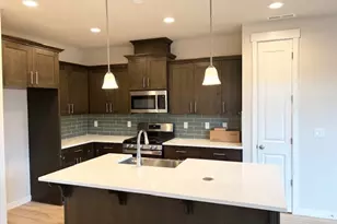 1575 N Young St, Lafayette, OR 97127 - Photo 2