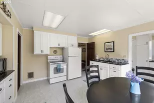 336 Hill St, Silverton, OR 97381 - Photo 12