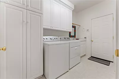 1702 NW Troon Ct, McMinnville, OR 97128 - Photo 16