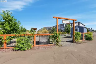 8095 SE Kinnaman St, Hillsboro, OR 97123 - Photo 34