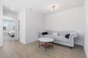 8095 SE Kinnaman St, Hillsboro, OR 97123 - Photo 2
