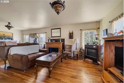 1313 1st St, Tillamook, OR 97141 - Photo 2