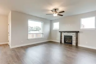 798 NE Saling Dr E, Estacada, OR 97023 - Photo 2