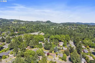 2140 SW Knollcrest Dr, Portland, OR 97225 - Photo 32
