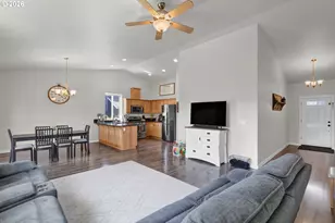575 Egret Ave, Halsey, OR 97348 - Photo 10