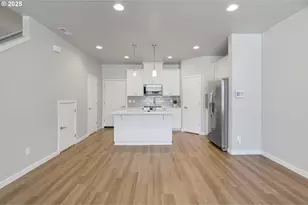 12021 SE 5th St, Vancouver, WA 98683 - Photo 8