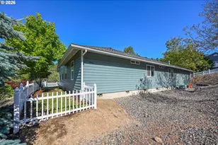 2804 NW Daysha Dr, Roseburg, OR 97471 - Photo 34