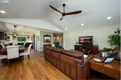 2804 NW Daysha Dr, Roseburg, OR 97471 - Photo 12